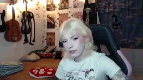 Snapshot of lovely_cass chatting on 07/30/26, 01:26 Cassie online show from 07/30/26, 01:26