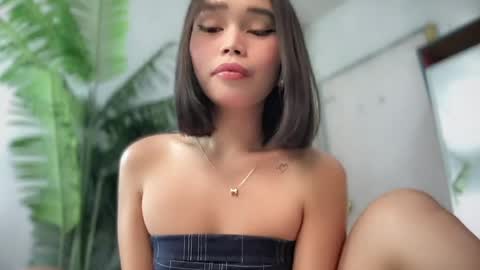 lovely_cittie18 online show from 04/15/26, 02:51