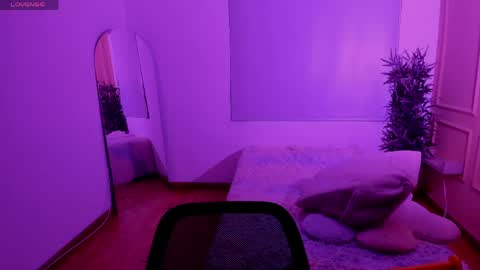Emma online show from 05/27/26, 01:19