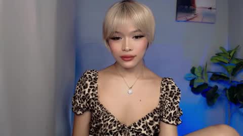lovely_felicity online show from 10/10/25, 10:36