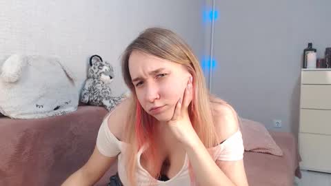 Lovely Hayley online show from 11/19/25, 10:10