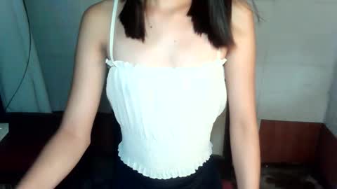Snapshot of lovely_joan123 chatting on 05/16/26, 02:27 lovely_joan123 online show from 05/16/26, 02:27
