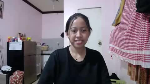 Snapshot of lovely_kera chatting on 10/22/25, 04:29 Lovely kera online show from 10/22/25, 04:29