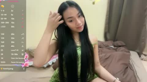 lovely_leah23 online show from 05/07/26, 05:18