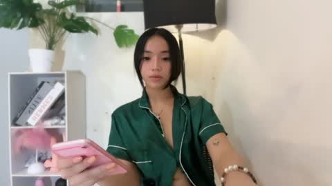 Snapshot of lovely_leah23 chatting on 06/11/26, 02:53 lovely_leah23 online show from 06/11/26, 02:53