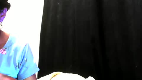 Snapshot of lovely_manificent4u chatting on 12/14/24, 02:45 Lest online show from 12/14/24, 02:45