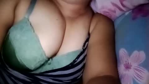 Snapshot of lovely_orchid chatting on 01/05/25, 09:26 lovely_orchid online show from 01/05/25, 09:26