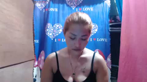 Snapshot of lovely_singlemom chatting on 08/05/26, 12:57 ask me dear online show from 08/05/26, 12:57