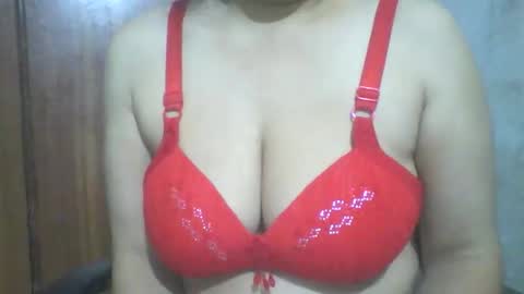 Snapshot of lovely_sweet_girl chatting on 10/15/25, 09:15 katrina follow me guys online show from 10/15/25, 09:15