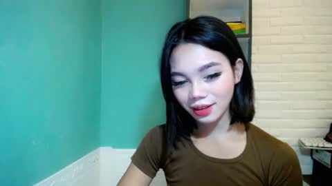 Snapshot of lovely_thea_xoxo chatting on 07/22/26, 11:35 Thea online show from 07/22/26, 11:35