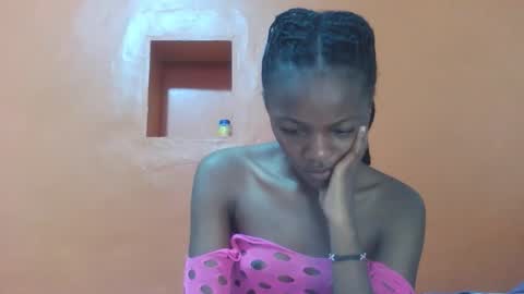 Lovely yvonne online show from 12/03/25, 11:41