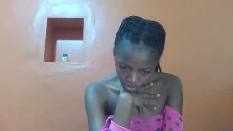 Lovely yvonne online show from 12/04/25, 11:52