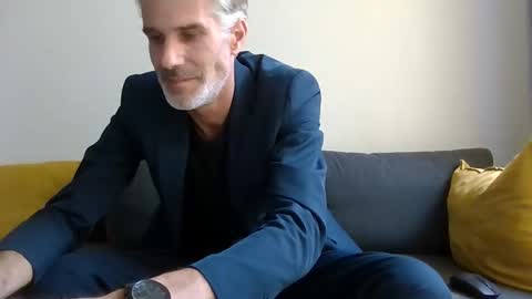 Snapshot of lovelybigcockgentleman chatting on 09/11/25, 03:56 Max online show from 09/11/25, 03:56