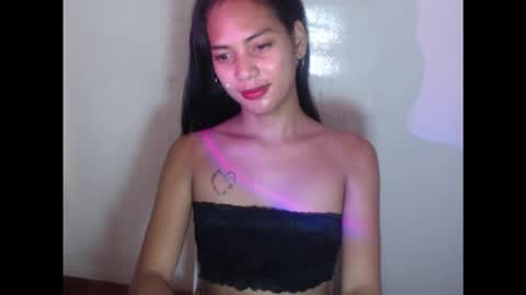 Snapshot of lovelycarmilla chatting on 10/22/25, 03:18 Carnilla online show from 10/22/25, 03:18