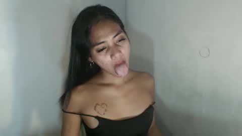 Snapshot of lovelycarmilla chatting on 10/25/25, 10:23 Carnilla online show from 10/25/25, 10:23