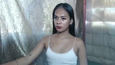 Snapshot of lovelycarmilla chatting on 05/05/26, 08:00 Carnilla online show from 05/05/26, 08:00