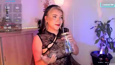 Snapshot of lovelygirl45 chatting on 06/20/26, 02:36 Valerie online show from 06/20/26, 02:36
