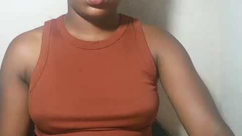 lovelylarra online show from 02/18/26, 06:48