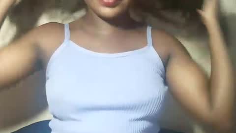 lovelylarra online show from 04/02/26, 06:49