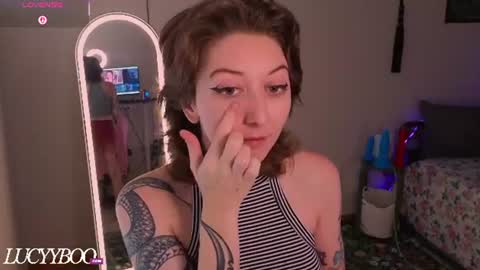 Snapshot of lovelylittlelucyy chatting on 07/22/26, 11:18 lovelylittlelucyy online show from 07/22/26, 11:18