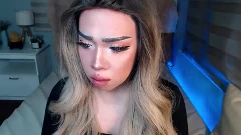 Snapshot of lovelymarie69 chatting on 11/25/25, 06:41 Rebeca online show from 11/25/25, 06:41