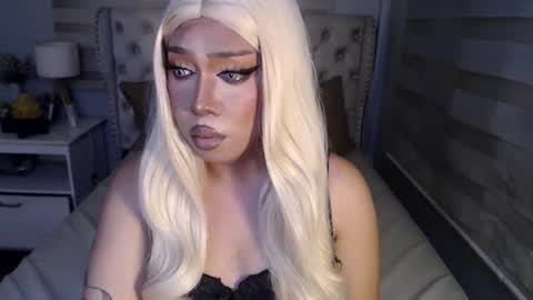 Snapshot of lovelymarie69 chatting on 02/21/26, 06:20 Rebeca online show from 02/21/26, 06:20