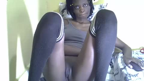 lovelymee2 online show from 09/30/25, 11:10
