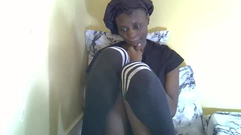 lovelymee2 online show from 10/23/25, 10:14