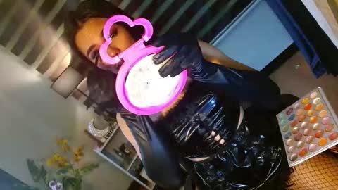 lovelymiss_shyna11 online show from 05/11/26, 04:29