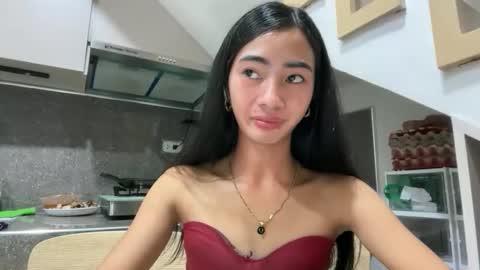 lovelyours_kishia online show from 04/18/26, 11:58