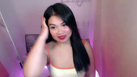 Snapshot of lovelyrhean chatting on 07/07/26, 07:23 Rhean online show from 07/07/26, 07:23