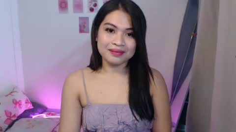 Snapshot of lovelyrhean chatting on 07/27/26, 02:24 Rhean online show from 07/27/26, 02:24