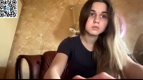 Snapshot of lovelysilk_63 chatting on 05/31/26, 07:59 ELA online show from 05/31/26, 07:59