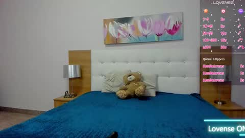 Sophia online show from 10/27/25, 03:54