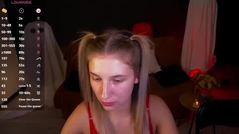 Anna online show from 10/31/25, 07:26