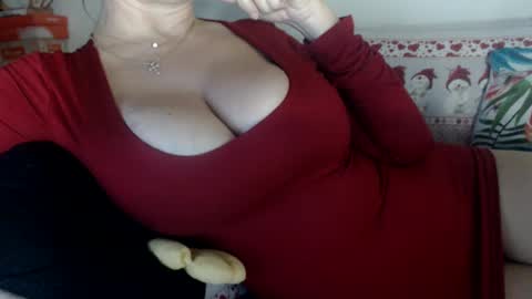 lovelywoman22 online show from 12/20/24, 06:40