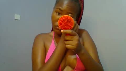 Snapshot of lovelyy_dreams chatting on 05/11/26, 03:23 Hanna online show from 05/11/26, 03:23