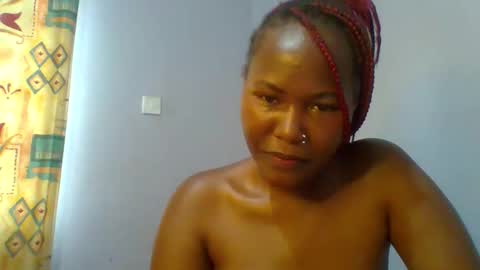 Snapshot of lovelyy_dreams chatting on 05/17/26, 05:16 Hanna online show from 05/17/26, 05:16