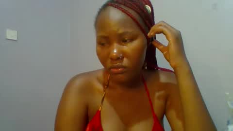 Snapshot of lovelyy_dreams chatting on 05/18/26, 05:08 Hanna online show from 05/18/26, 05:08