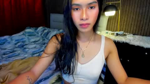 Snapshot of lovemarie19x chatting on 01/22/25, 02:37 pauleen online show from 01/22/25, 02:37