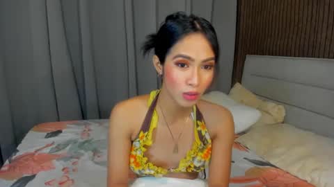 Snapshot of lovemarie19x chatting on 02/18/25, 03:31 pauleen online show from 02/18/25, 03:31