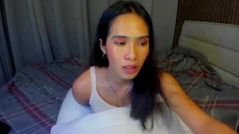 Snapshot of lovemarie19x chatting on 03/02/25, 06:48 pauleen online show from 03/02/25, 06:48