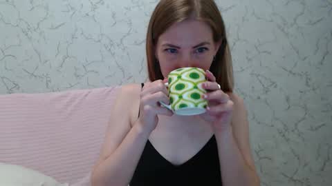 Mary Love online show from 10/20/25, 03:34