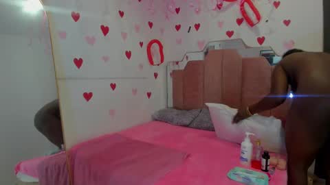 L O V E  online show from 02/17/25, 12:16