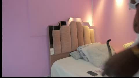 L O V E  online show from 09/25/25, 11:58