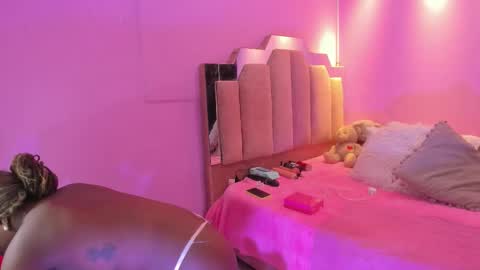 L O V E  online show from 01/11/26, 12:10