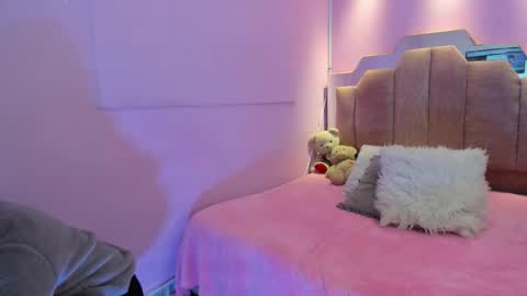 L O V E  online show from 02/17/26, 11:18