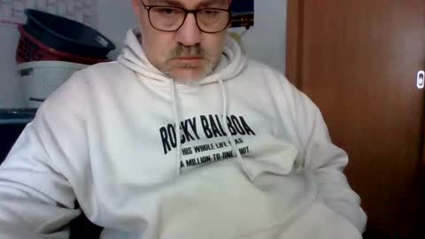 Snapshot of lover010983 chatting on 01/07/26, 12:40 lover010983 online show from 01/07/26, 12:40