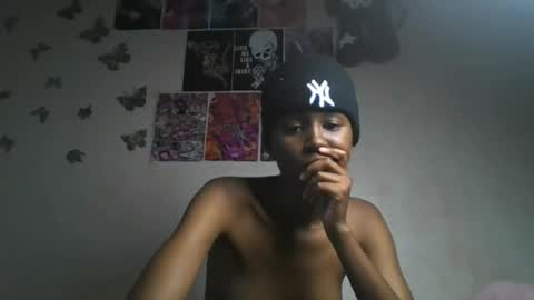 Snapshot of lovers_oncam chatting on 05/29/26, 09:07 RedJoy online show from 05/29/26, 09:07