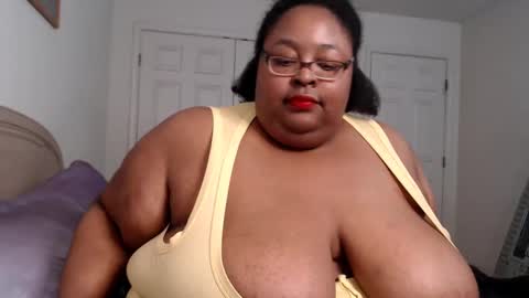 Snapshot of loves_aura chatting on 12/31/24, 01:15 Alyson online show from 12/31/24, 01:15